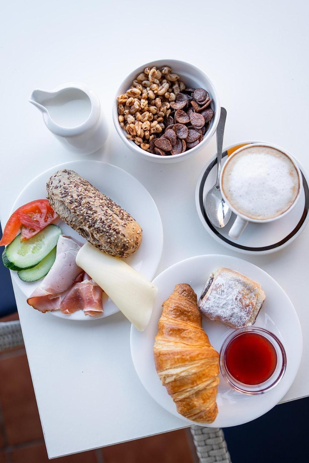 Planet Hotels Blue 엘아레날 외부 사진
